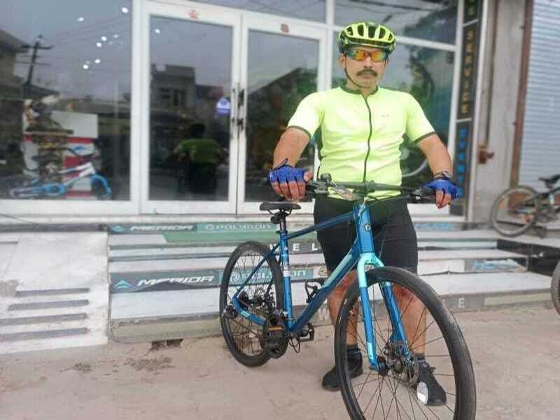 What is a hybrid bike